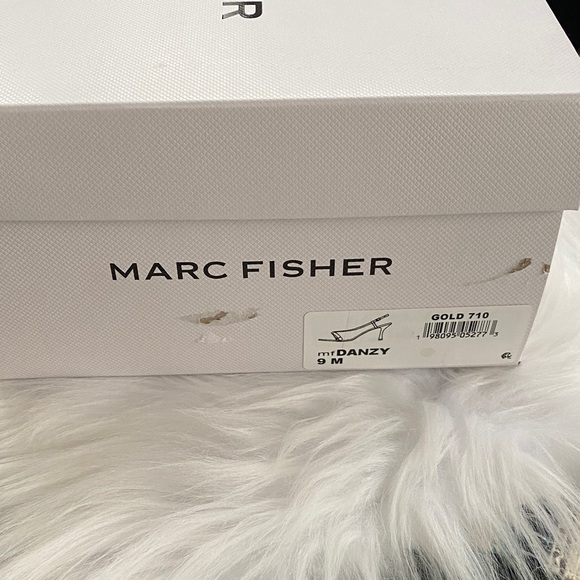 Marc Fisher Metallic Gold Strappy Sandals size 9M new - Picture 10 of 11